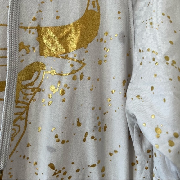 Legendary Status Chicago Bulls Cream & Gold Splatter Lace Up Hoodie Shirt - Picture 6 of 6